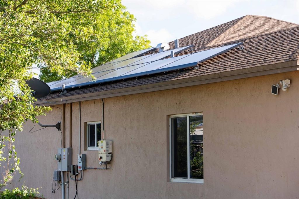 2430 NW 13 Street, Pompano Beach, FL 33069 Photo