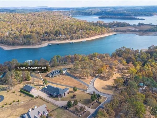 14600 S Mountain Road, Lowell, AR 72745