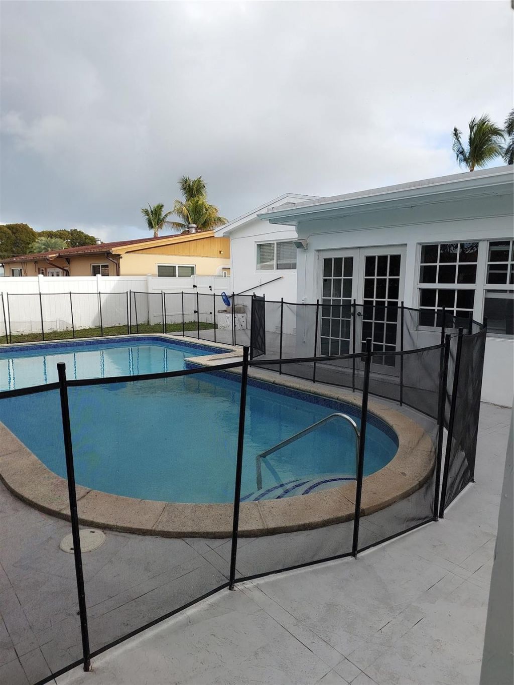 1051 NE 180th Terrace, North Miami Beach, FL 33162 Photo