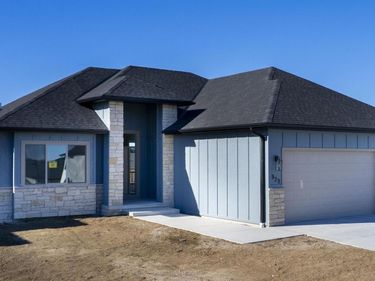 929 N 106Th Street, Lincoln, NE 68527