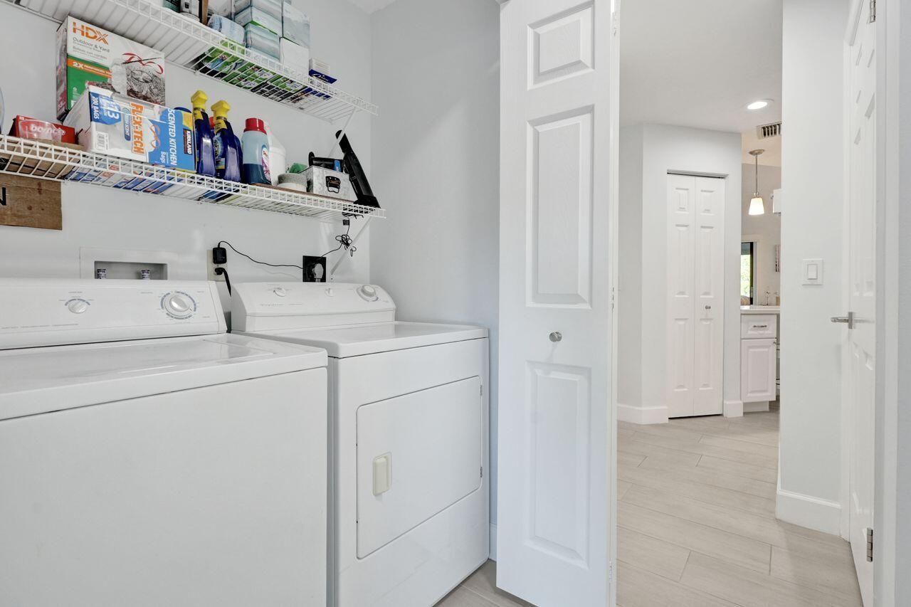 4 Lexington Lane E, Unit G, Palm Beach Gardens, FL 33418 Photo