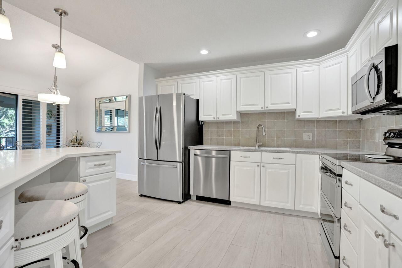 4 Lexington Lane E, Unit G, Palm Beach Gardens, FL 33418 Photo