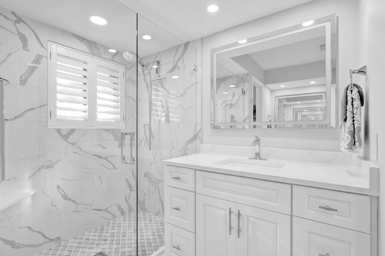 4 Lexington Lane E, Unit G, Palm Beach Gardens, FL 33418 Photo