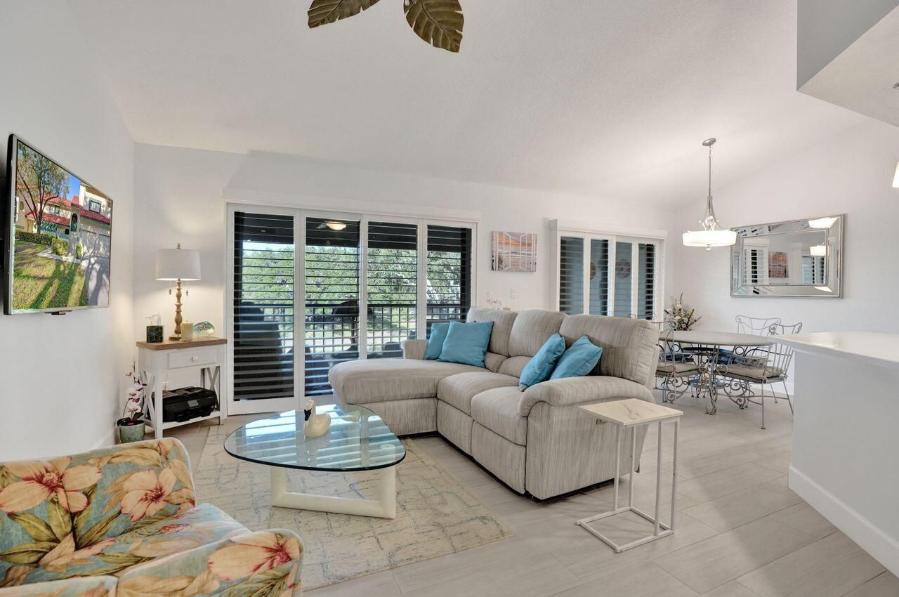4 Lexington Lane E, Unit G, Palm Beach Gardens, FL 33418 Photo