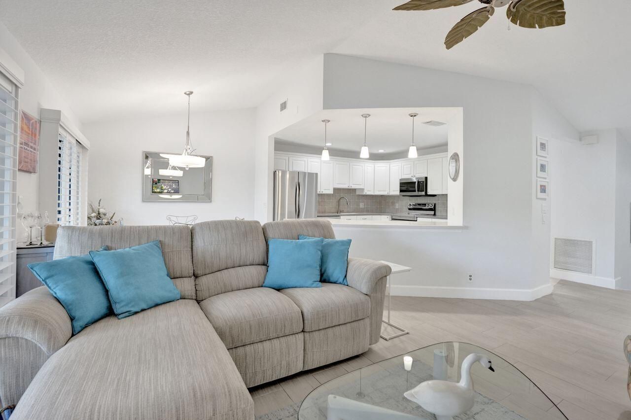 4 Lexington Lane E, Unit G, Palm Beach Gardens, FL 33418 Photo