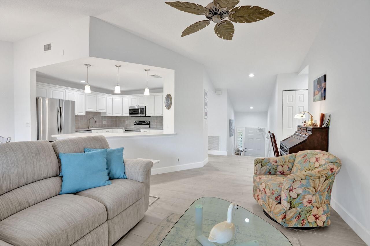 4 Lexington Lane E, Unit G, Palm Beach Gardens, FL 33418 Photo