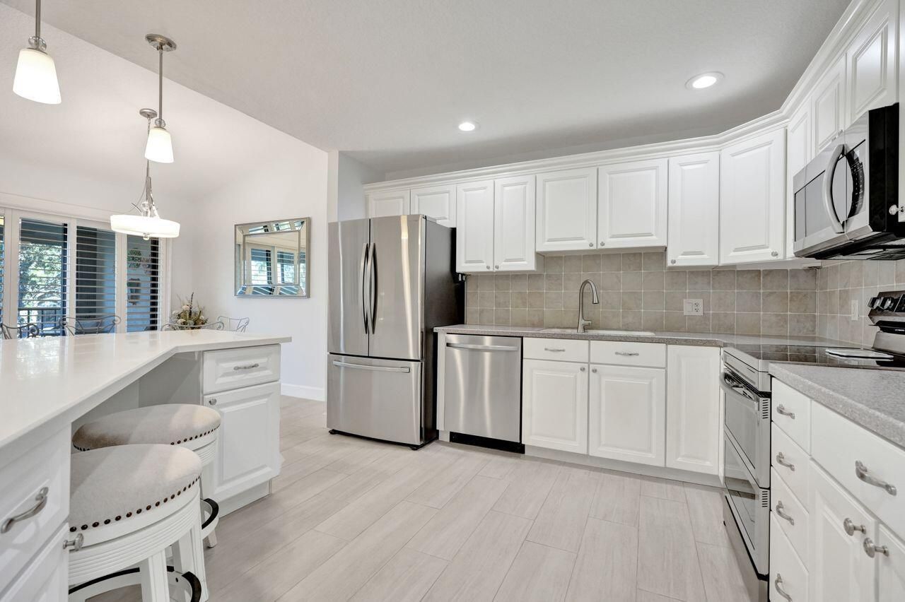 4 Lexington Lane E, Unit G, Palm Beach Gardens, FL 33418 Photo