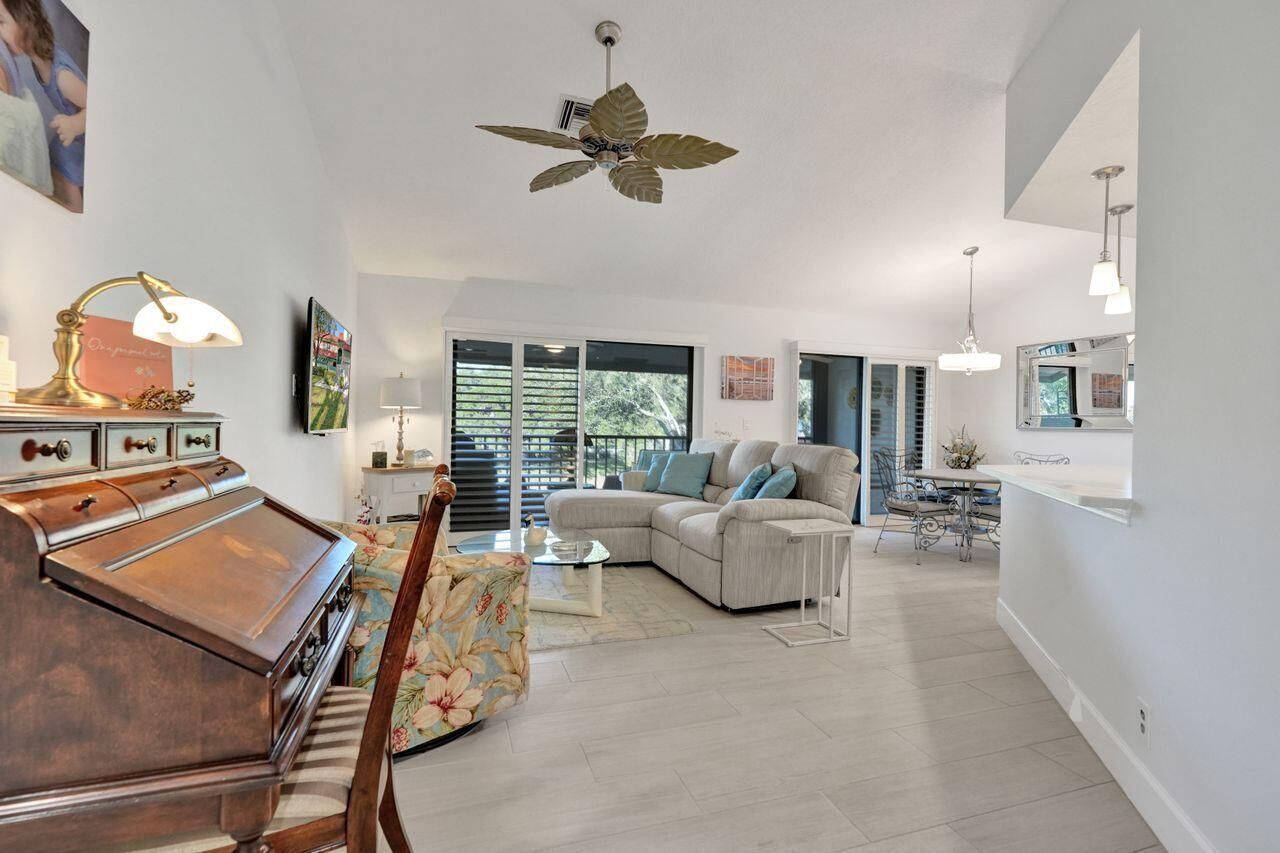 4 Lexington Lane E, Unit G, Palm Beach Gardens, FL 33418 Photo