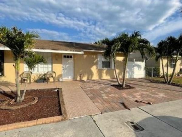 885 Sumter Road W, West Palm Beach, FL 33415