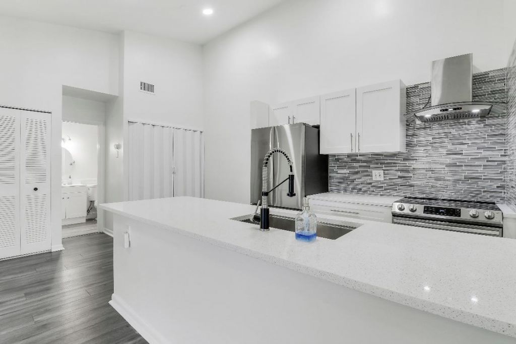 6392 Chasewood Drive, Unit F, Jupiter, FL 33458 Photo