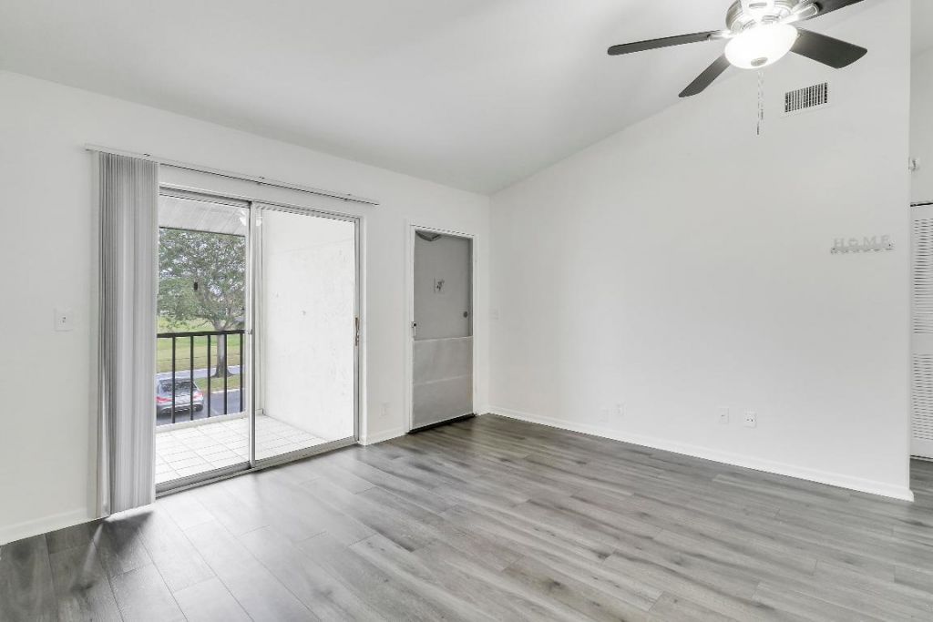 6392 Chasewood Drive, Unit F, Jupiter, FL 33458 Photo