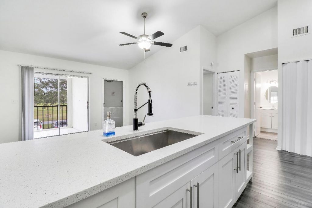 6392 Chasewood Drive, Unit F, Jupiter, FL 33458 Photo