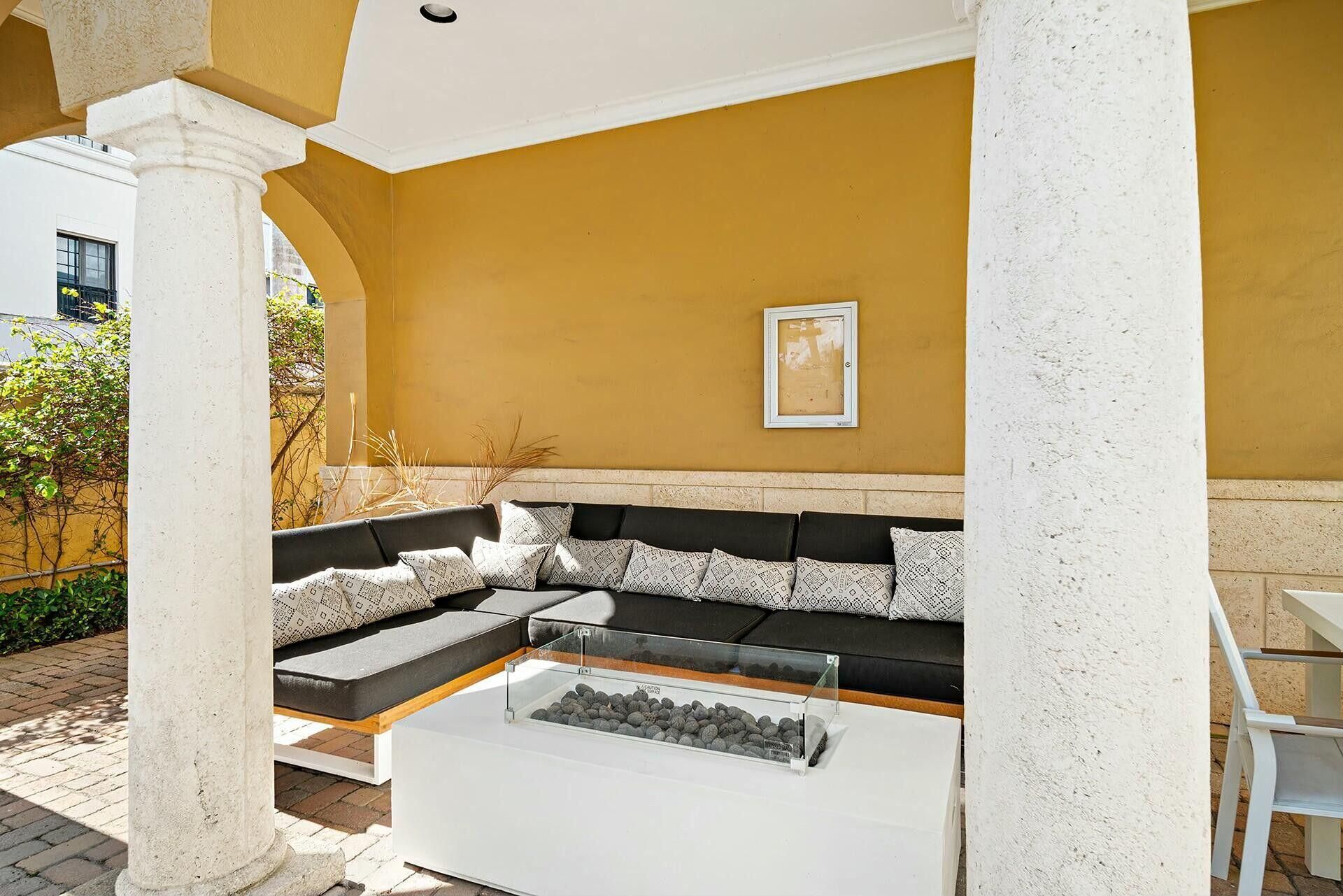 580 S Sapodilla, Unit 206, West Palm Beach, FL 33401 Photo