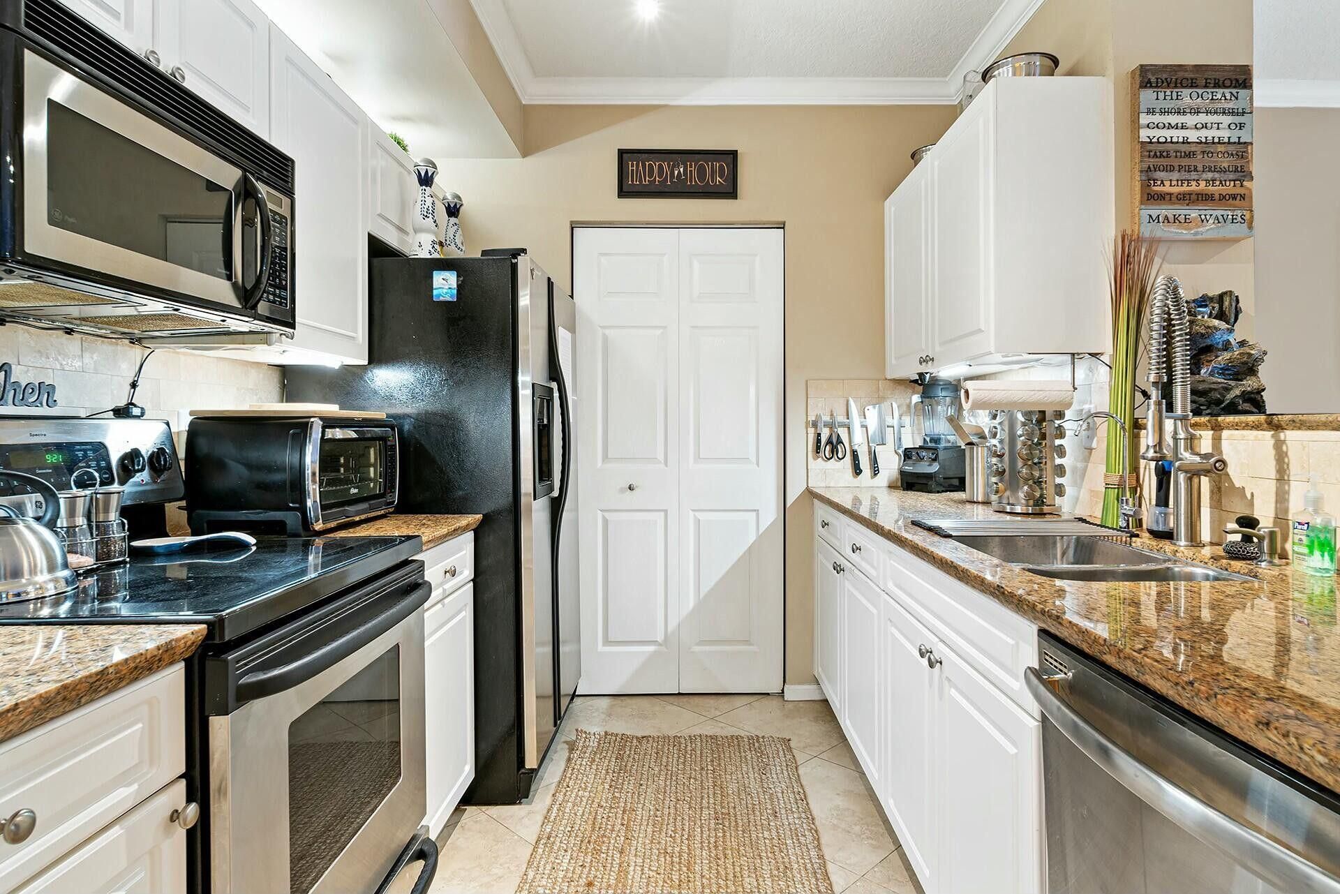 580 S Sapodilla, Unit 206, West Palm Beach, FL 33401 Photo