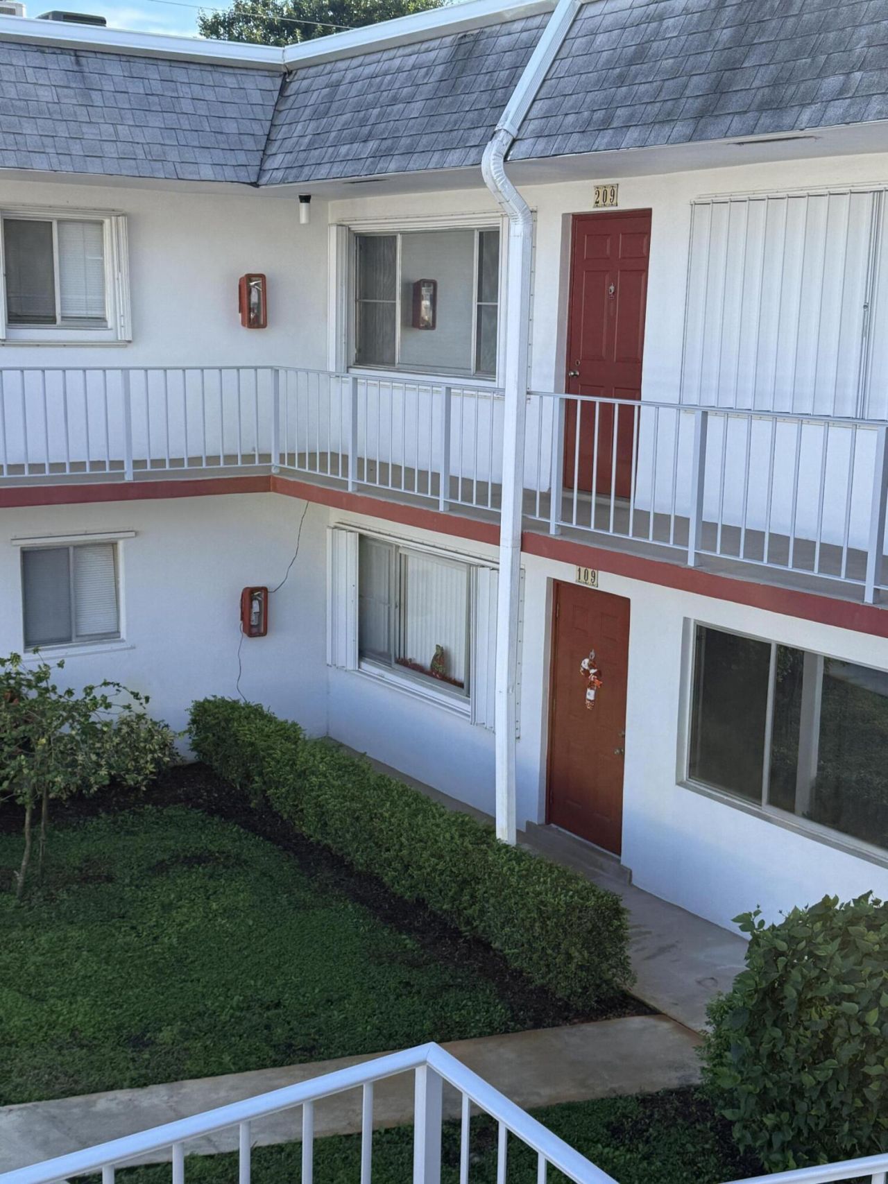 2960 Lake Osborne Drive, Unit 209, Lake Worth Beach, FL 33461 Photo