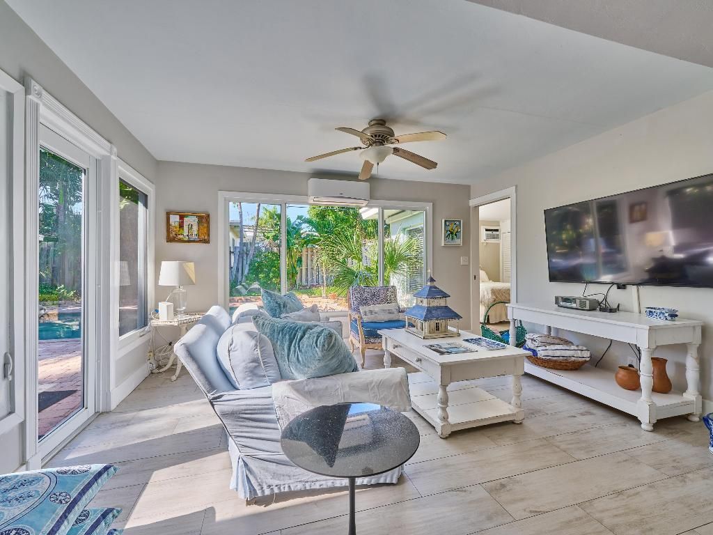 301 NW 3rd Court, Boca Raton, FL 33432 Photo