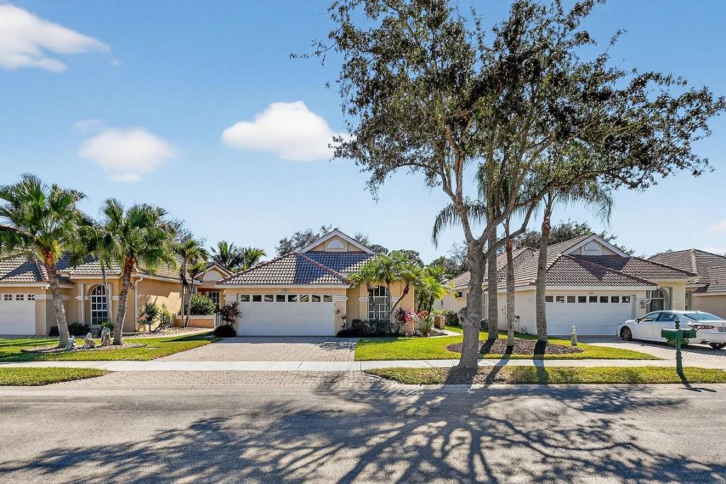 408 SW Horseshoe Bay, Port Saint Lucie, FL 34986 Photo