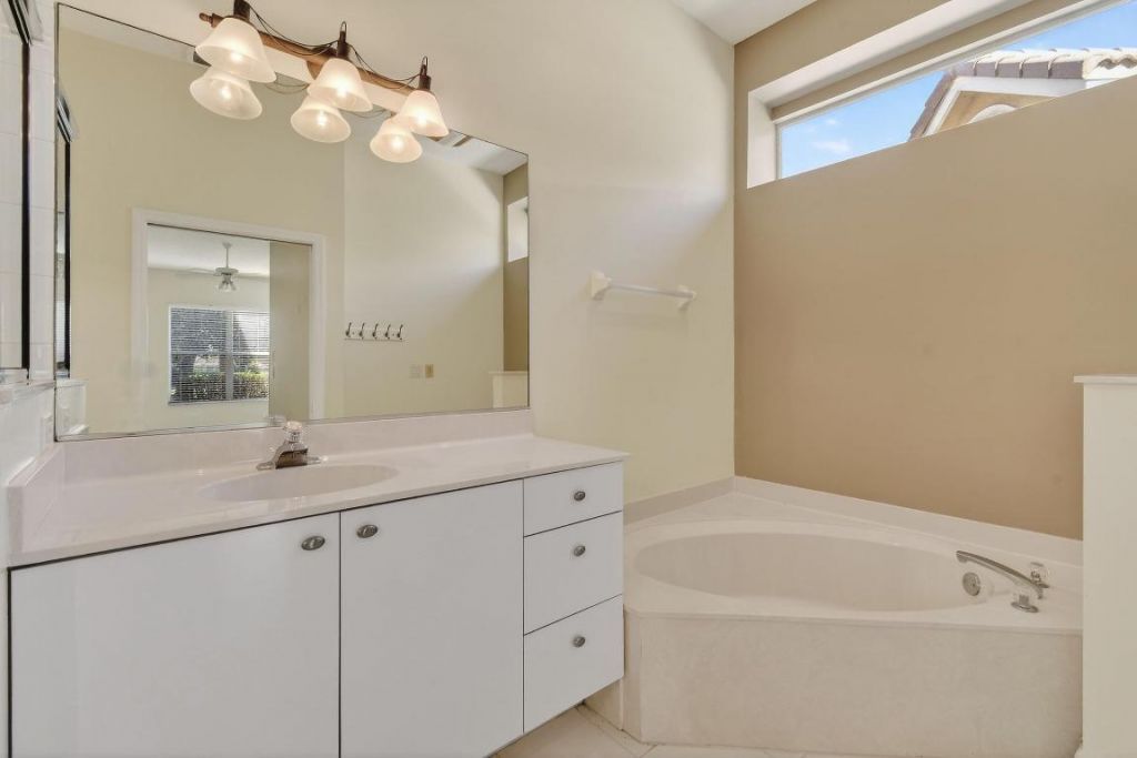 408 SW Horseshoe Bay, Port Saint Lucie, FL 34986 Photo