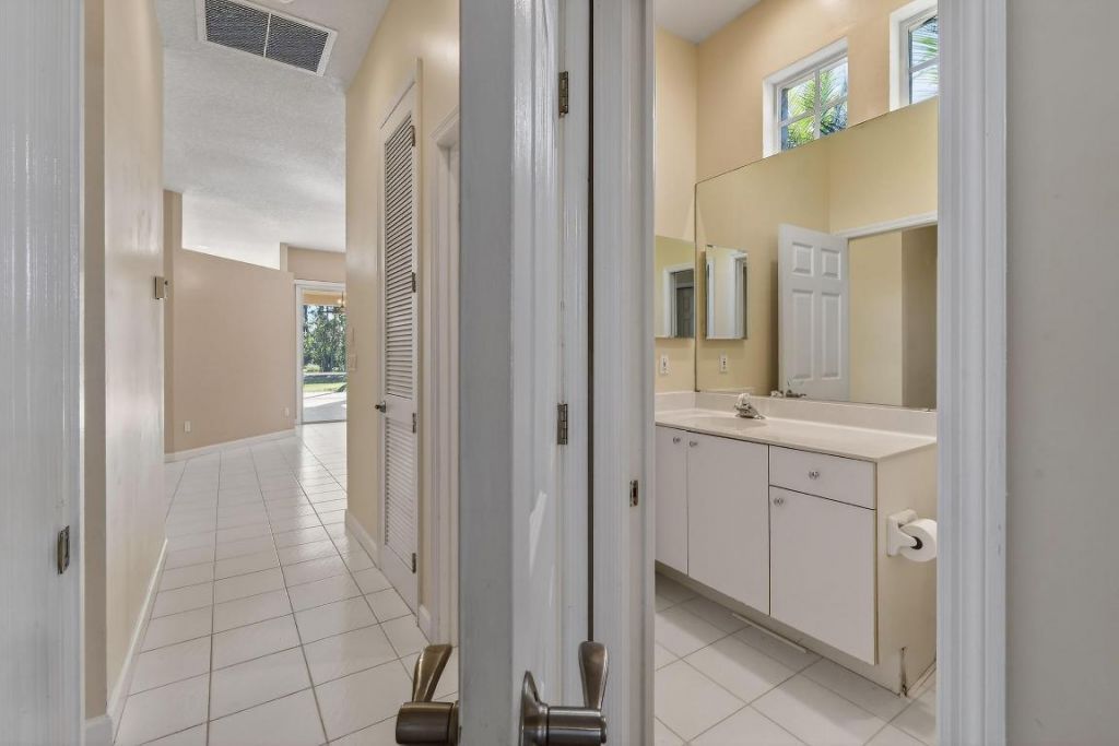 408 SW Horseshoe Bay, Port Saint Lucie, FL 34986 Photo