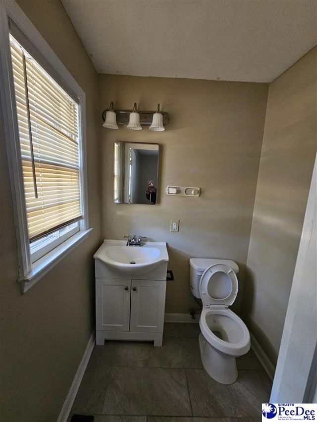 1109 W Haskell Dr Photo 12
