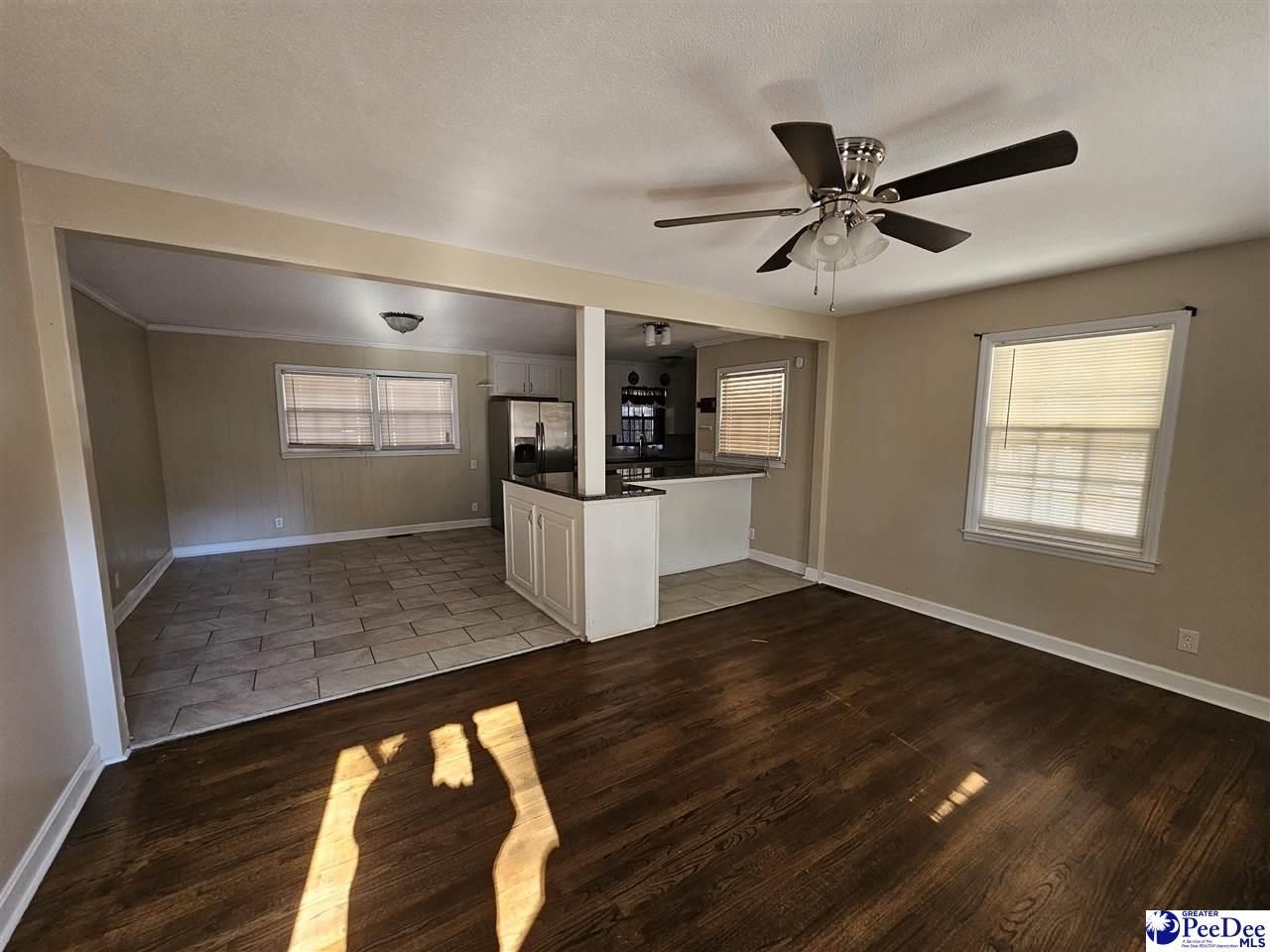 1109 W Haskell Dr Photo 4