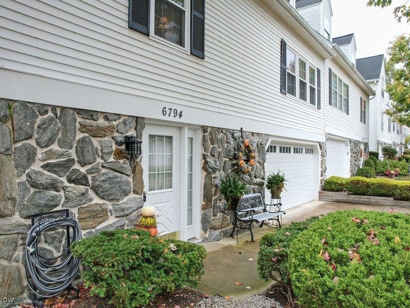 6794 Chaffee Court, Brecksville, OH 44141 Photo 3