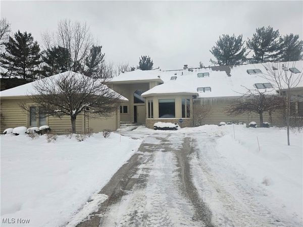 10 Hyde Park, Beachwood, OH 44122