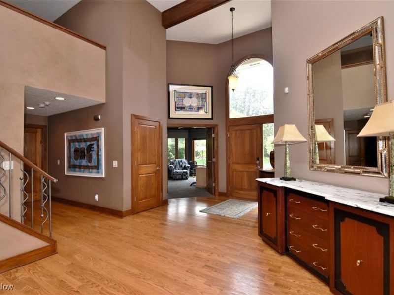 10 Hyde Park, Beachwood, OH 44122 Photo 3