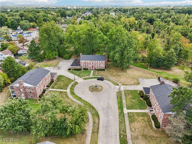 1500-1525 Stewart Circle NW, Warren, OH 44485 Photo 2