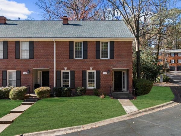 501 Dunwoody Chace, Atlanta, GA 30328