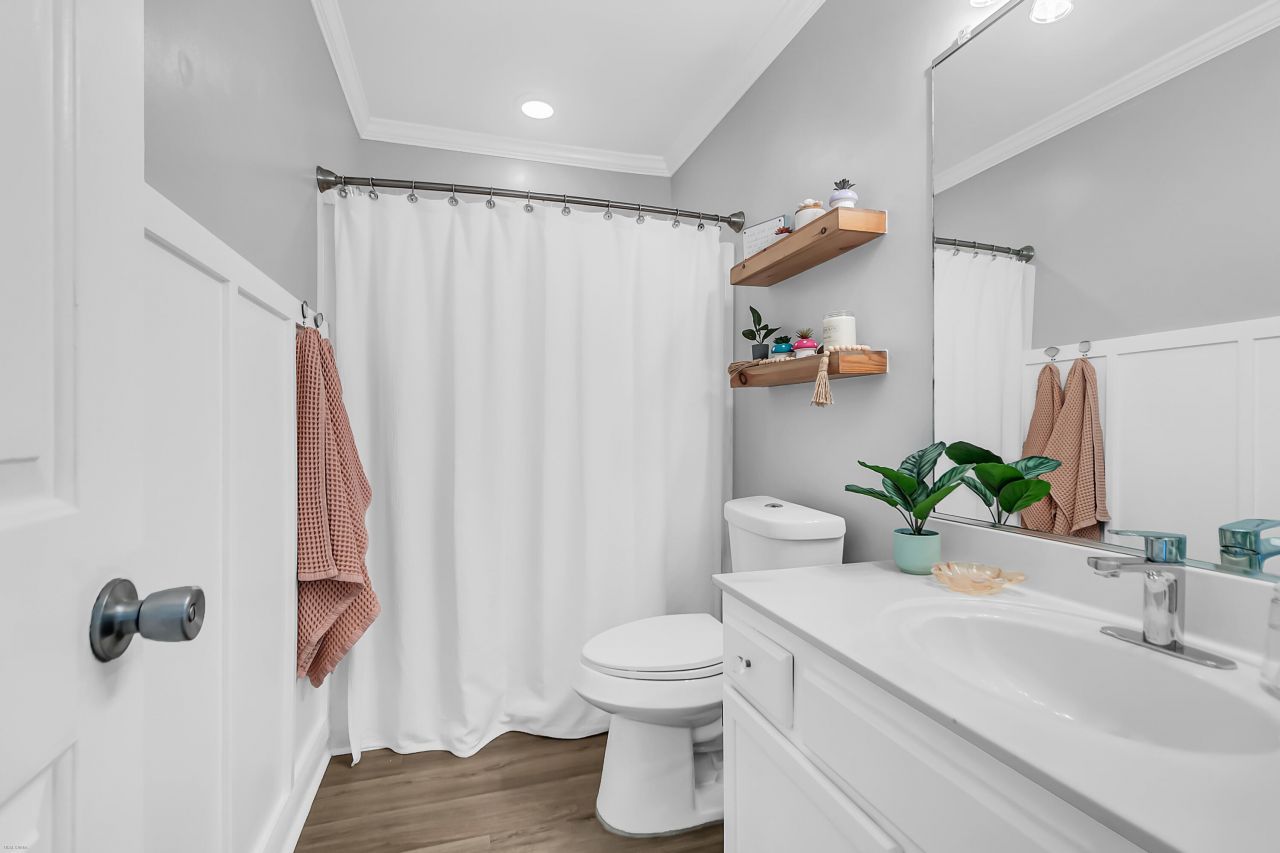 1204 Marvin Avenue Photo 12