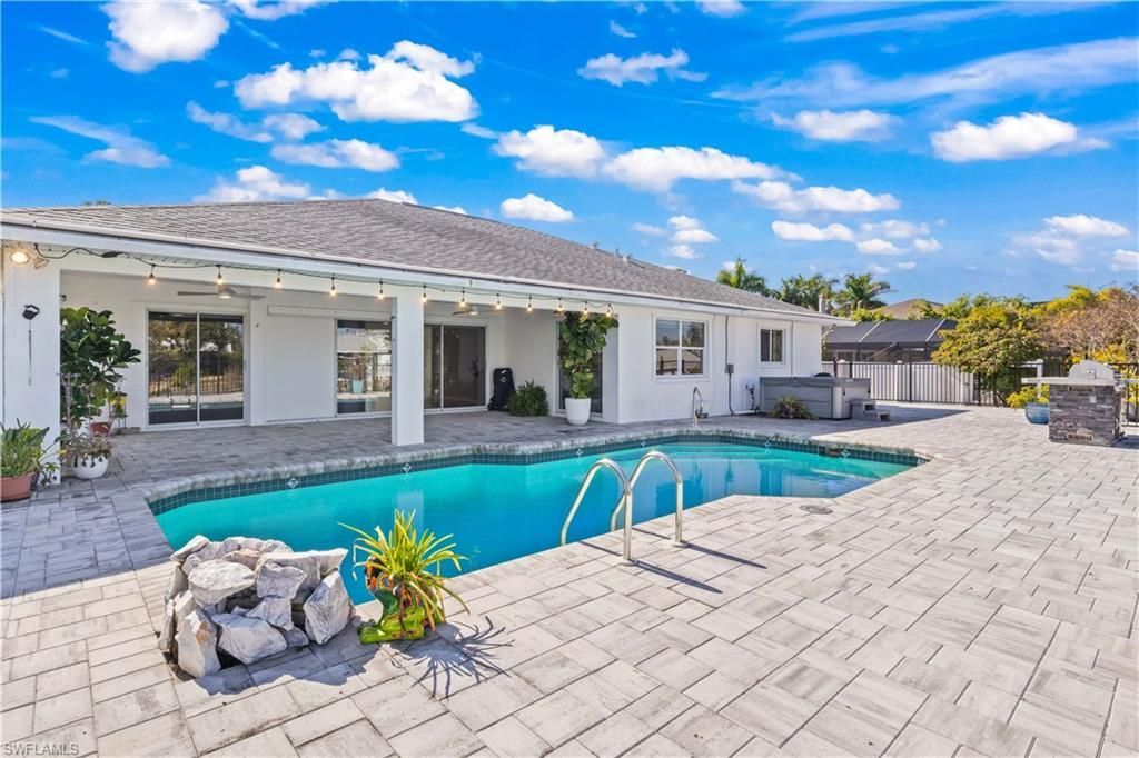 3446 Pinetree Dr, Saint James City, FL 33956 Photo