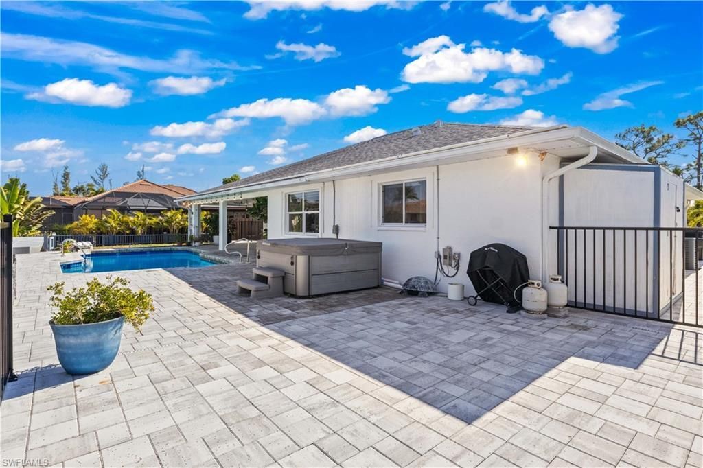 3446 Pinetree Dr, Saint James City, FL 33956 Photo