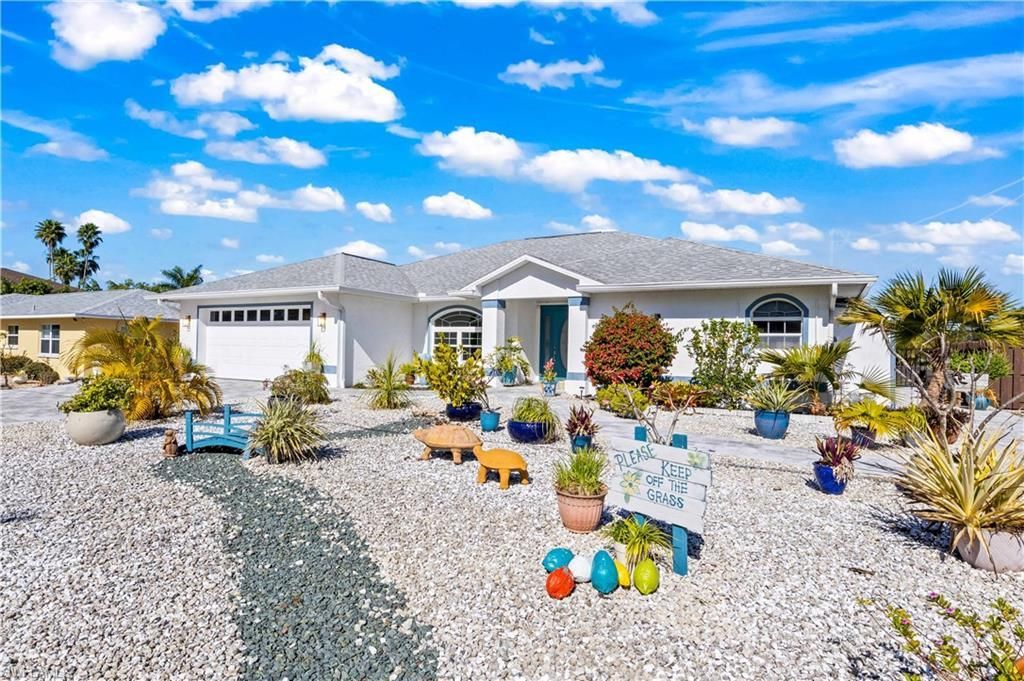 3446 Pinetree Dr, Saint James City, FL 33956 Photo