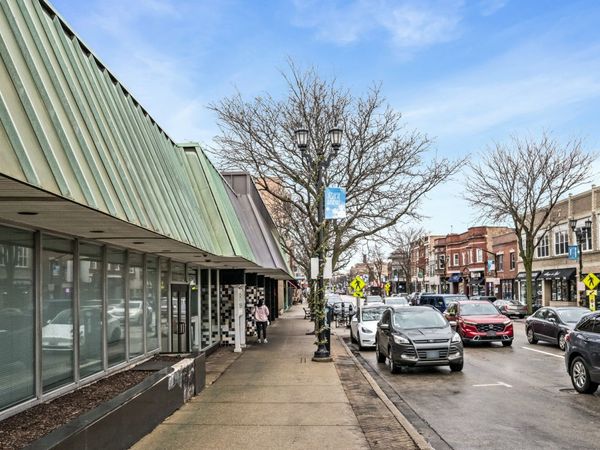 7521 Madison Street, Forest Park, IL 60130