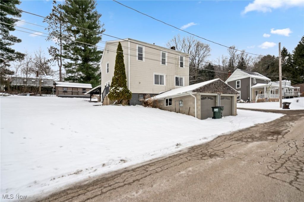 8764 W Clay Street, Mineral City, OH 44656 Main Photo