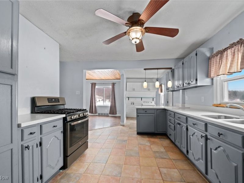 8764 W Clay Street, Mineral City, OH 44656 Photo 9