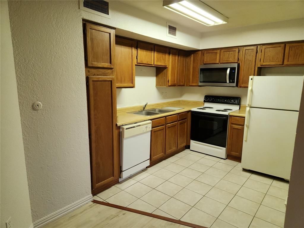 9813 Walnut Street, Unit 104, Dallas, TX 75243 Main Photo