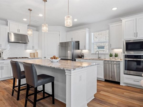 5713 Alamosa Clearing DR, Lakeway, TX 78738