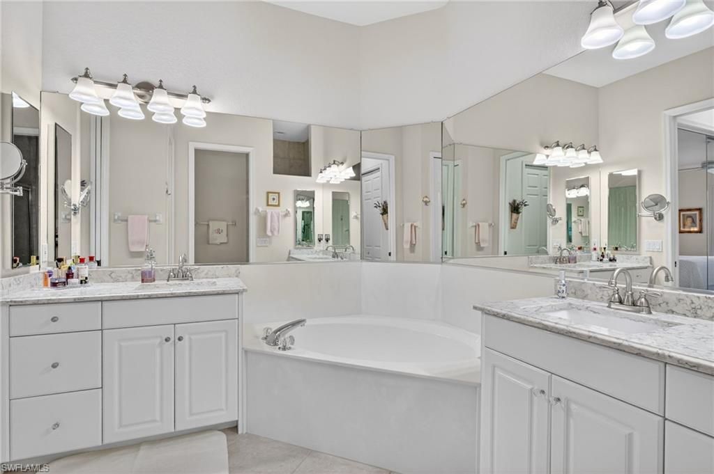 1867 Seville Blvd, Unit 422, Naples, FL 34109 Photo