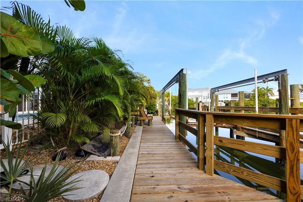 1748 Jewel Box Dr, Sanibel, FL 33957 Photo