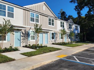 8409 ZENITH Circle, Jacksonville, FL 32256