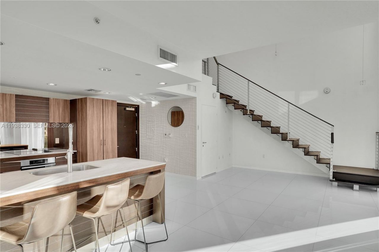 200 Biscayne Boulevard Way, Unit 503, Miami, FL 33131 Photo