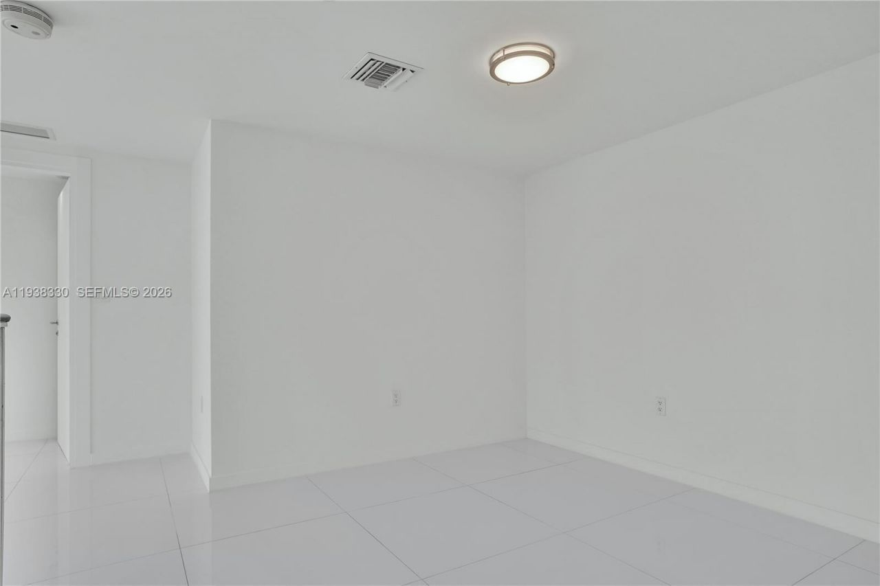 200 Biscayne Boulevard Way, Unit 503, Miami, FL 33131 Photo