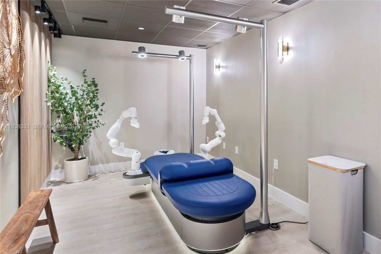 200 Biscayne Boulevard Way, Unit 503, Miami, FL 33131 Photo