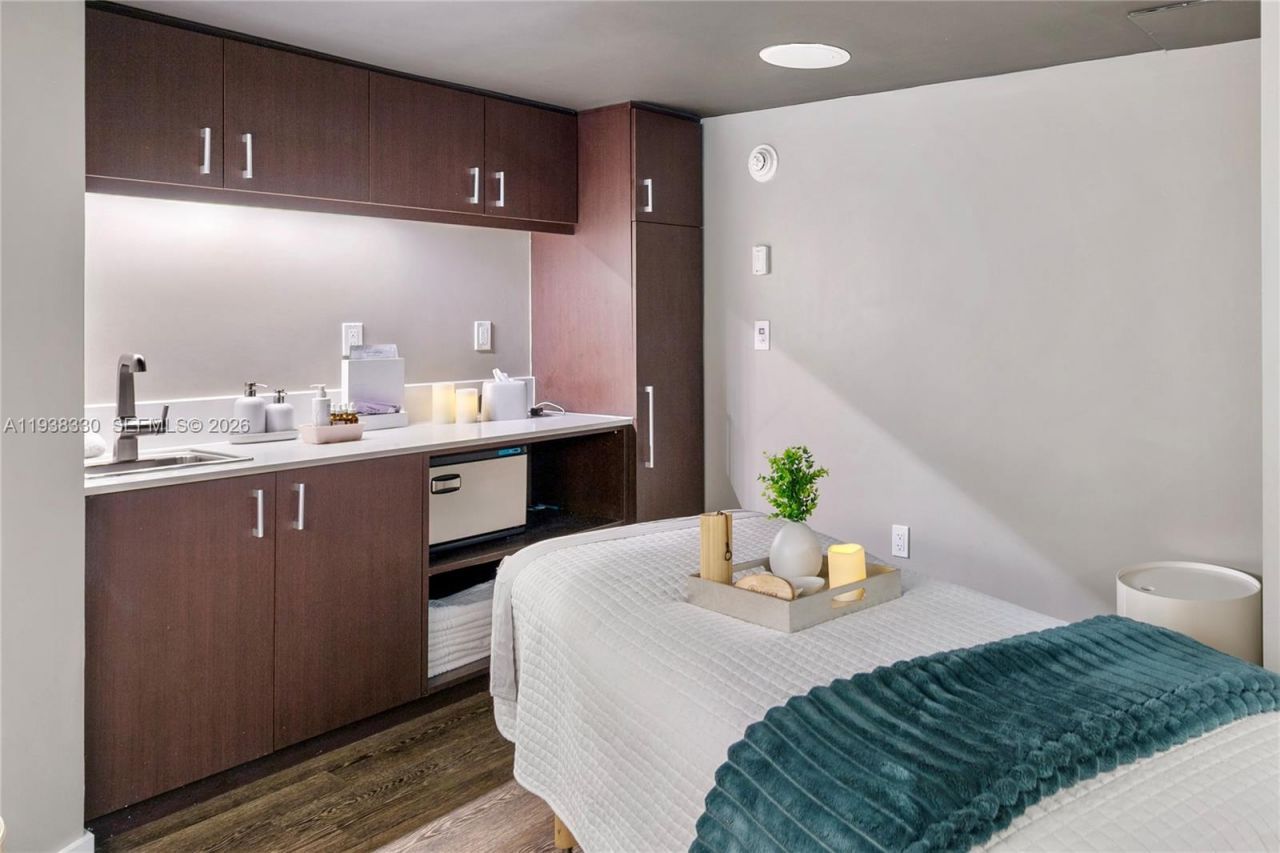 200 Biscayne Boulevard Way, Unit 503, Miami, FL 33131 Photo