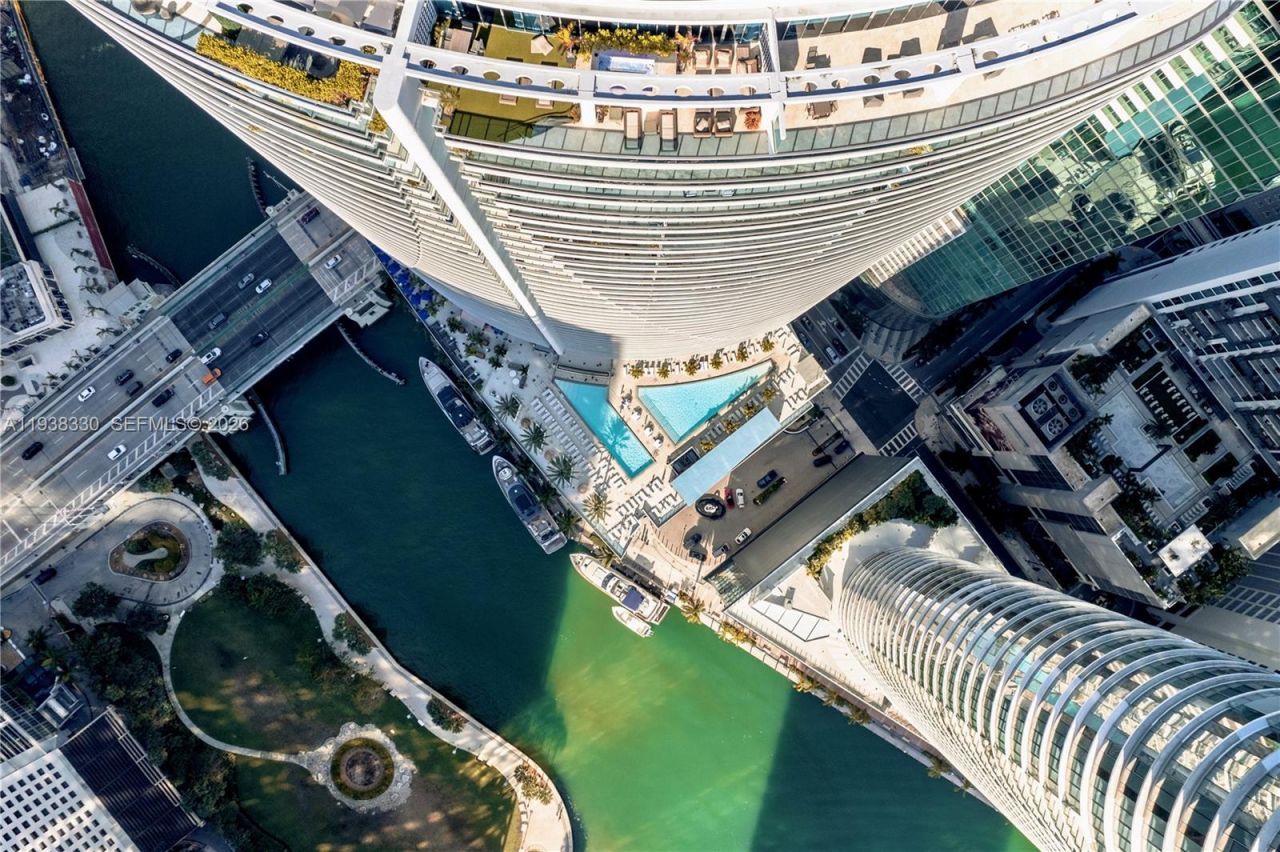 200 Biscayne Boulevard Way, Unit 503, Miami, FL 33131 Photo