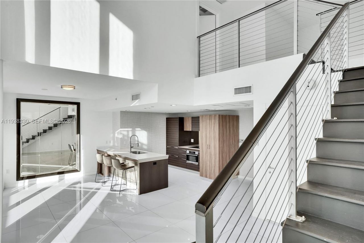 200 Biscayne Boulevard Way, Unit 503, Miami, FL 33131 Photo