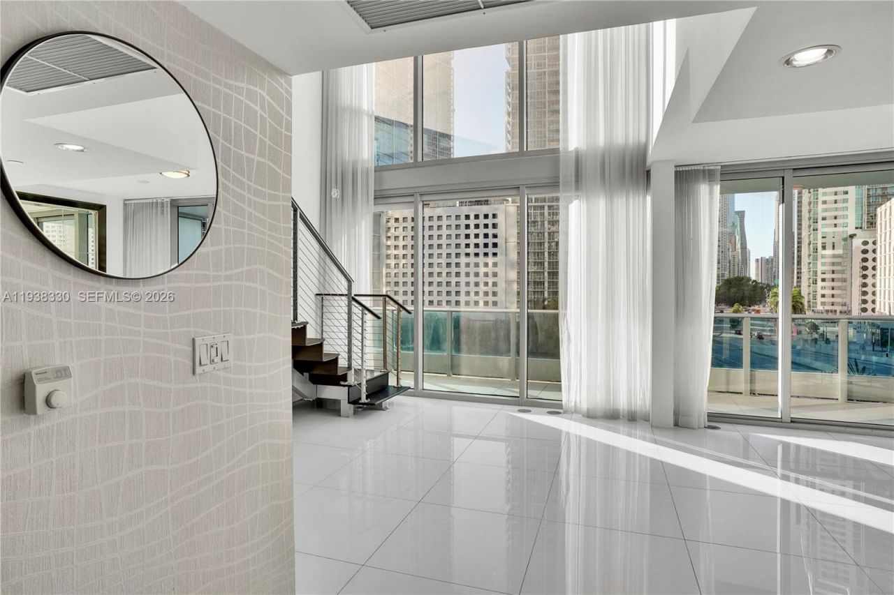 200 Biscayne Boulevard Way, Unit 503, Miami, FL 33131 Photo