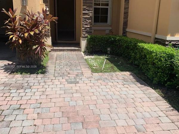 11369 NW 87th Ln, Doral, FL 33178